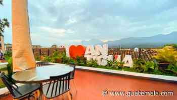 El Carmen, Antigua Guatemala, el restaurante con letras gigantes y vistas a los volcanes - Guatemala.com