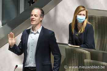 Duffelaar Staf Aerts (Groen) legt eed af als Vlaams Parlementslid - Het Nieuwsblad