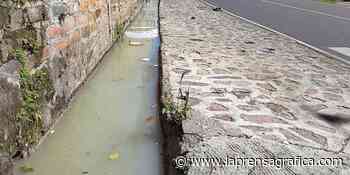 Quejas por agua estancada en Cojutepeque - La Prensa Grafica