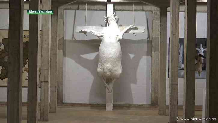 Ultrakatholieken in zaak van de Gekruisigde Koe krijgen werkstraffen