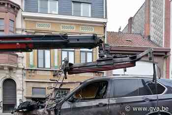 Auto brandt uit in Berkenrodelei (Hoboken) - Gazet van Antwerpen