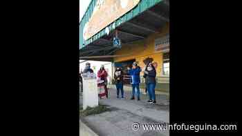 Manifestación y "cacerolazo" en escuela de Ushuaia - Infofueguina