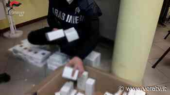 Traffico internazionale di profumi contraffatti, 15 denunce, perquisizioni anche a Fermo - Vera TV