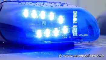 Fenster und Tür eines Parteibüros mit Steinen beschädigt - Süddeutsche Zeitung