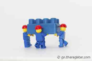 Lego bricks, upcycled iPhone lenses used in new low-cost, high-res microscope