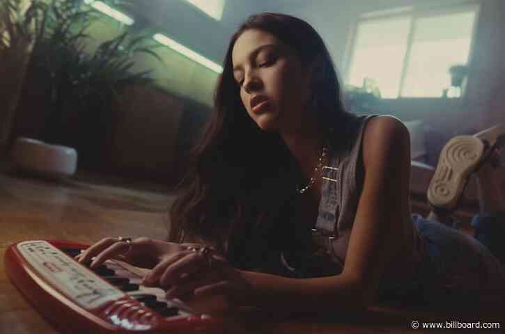 ‘I Think She’s Too Distracted’: Driver’s License Experts Weigh in on Olivia Rodrigo’s Breakout Hit