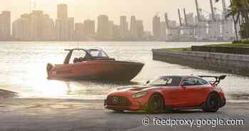 Mercedes-Benz and Cigarette Racing hit the water with 2,250-hp Nighthawk speedboat     - Roadshow