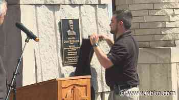 Jody Richards honored with plaque presentation by Arts of Southern Kentucky - WBKO