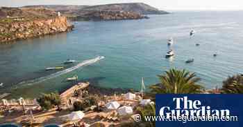 UK eases Covid travel rules for tourist spots despite cabinet rift - The Guardian