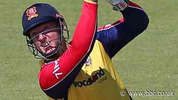 T20 Blast: Simon Harmer seals Essex win over Middlesex with final ball