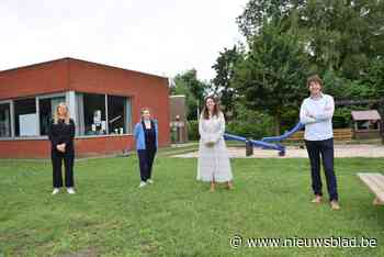 In deze school gaan ze nog twee weken door tijdens de vakantie: “Verlof opgeven? Nee, het verschil maken voor kinderen die het moeilijk hebben”