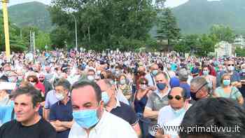 Solofra scende in piazza per il pronto soccorso: migliaia in protesta - Prima Tivvù