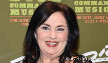 'Duck Dynasty' star Kay Robertson hospitalized after dog attack, husband Phil reveals