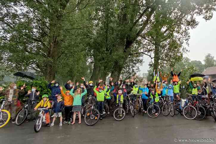 Actievoerders vragen veilige fietsverbinding: “Angst om hier te fietsen, zeker met kinderen”