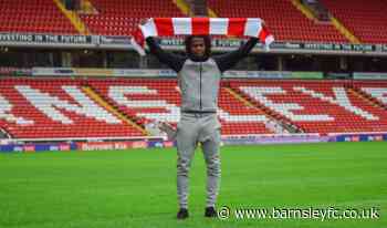 HASSAN-SMITH TURNS PROFESSIONAL WITH THE REDS