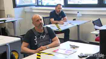 Neuss: Kfz-Mechatroniker durch Umschulung - RTL Online