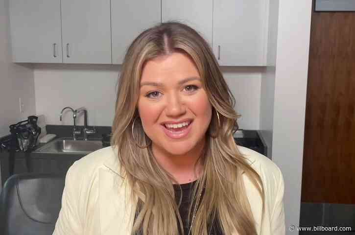 Kelly Clarkson Wins Twice at 2021 Daytime Emmy Awards