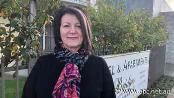 'We're copping it from both sides': Murray River tourist towns frustrated by restrictions