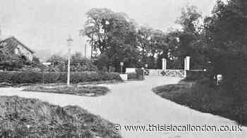 Level crossing in East London village pictured in 19th century