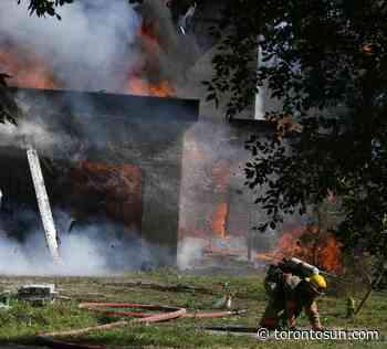 DRAMATIC PHOTOS: House fire in Ajax - Toronto Sun