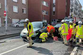 Drie gewonden bij botsing in centrum Kapellen