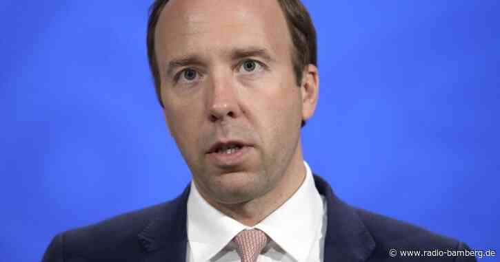 Britischer Gesundheitsminister tritt nach Kuss-Fotos zurück