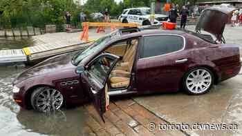 Police pull Maserati out of Lake Ontario in Mississauga
