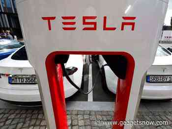 Tesla 'recalls' vehicles in China for online software update