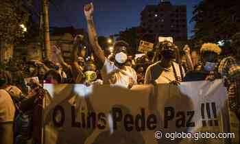Moradores do Complexo do Lins protestam após enterro da jovem Kathlen Romeu - Jornal O Globo