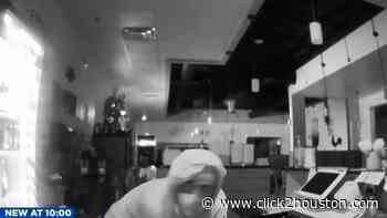 Man smashes window, breaks into cafe in west Houston - KPRC Click2Houston
