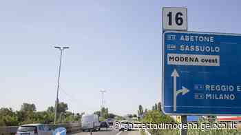 Modena-Sassuolo. Malore fatale per un camionista: il mezzo pesante si ferma in bilico - La Gazzetta di Modena