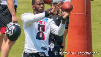 WATCH: Travis Kelce coaching up Kyle Pitts at 'Tight End University' - The Draft Wire