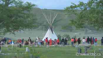 751 lights illuminate unmarked graves at vigil to honour those buried on Cowessess First Nation
