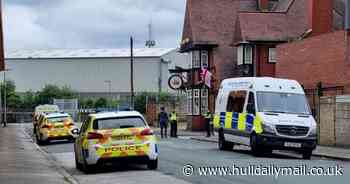 Live updates as police surround pub in east Hull