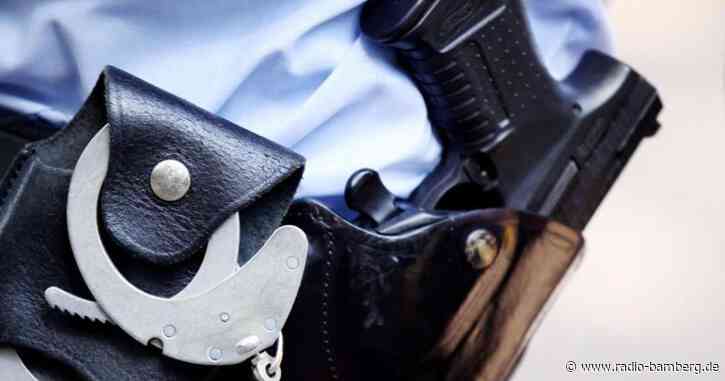 Einbrecher versteckt sich in Kühlschrank