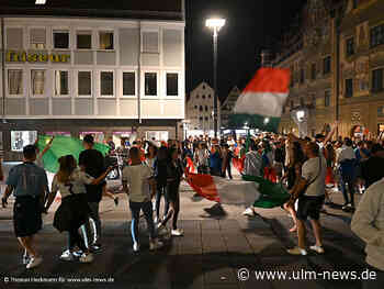 Italienische Fußballfans feiern Sieg über Österreich ausgelassen