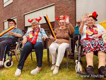 Bewoners WZC Melderthof maken EK-lied (Lummen) - Het Belang van Limburg