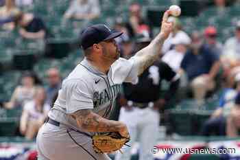 Mariners' Santiago Ejected as Part of Foreign Substance Rule