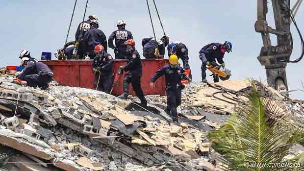 Families of the missing visit site of Florida condo collapse