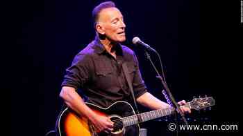 Bruce Springsteen reopens Broadway with first full-capacity show since pandemic