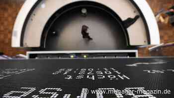 Börse: Dax kaum verändert, Bitcoin stabil, S&P 500 auf Rekordhoch