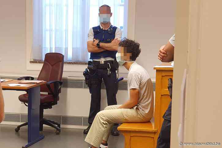 Jaar cel voor kopstuk Vlotgrasbende dat agent en familie bedreigt