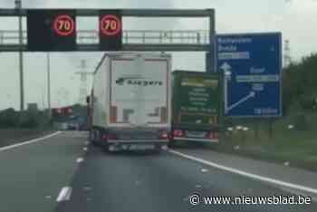 Waanzinnige beelden: trucks rijden elkaar van de baan aan de Beverentunnel
