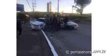 Imbituba: Acidente no trevo da Votorantim entre dois veículos, na manhã desta sexta-feira, deixa duas pessoas feridas - Portal AHora