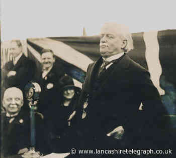 Thousands at Darwen's Anchor Ground to hear former PM speak