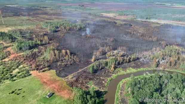 Pilot fighting wildfire killed in helicopter crash west of Edmonton: RCMP
