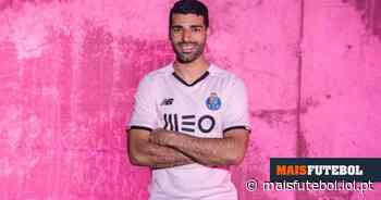 FOTOS: FC Porto apresenta a nova camisola rosa | MAISFUTEBOL - Maisfutebol