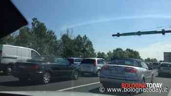 Incidente sulla A1: tir sbanda, traffico bloccato tra Valsamoggia e Modena - BolognaToday
