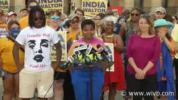 India Walton holds rally in Niagara Square to gain voter support