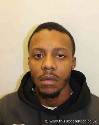 Man caught in Clapham with drugs and 'Samurai-style' knife